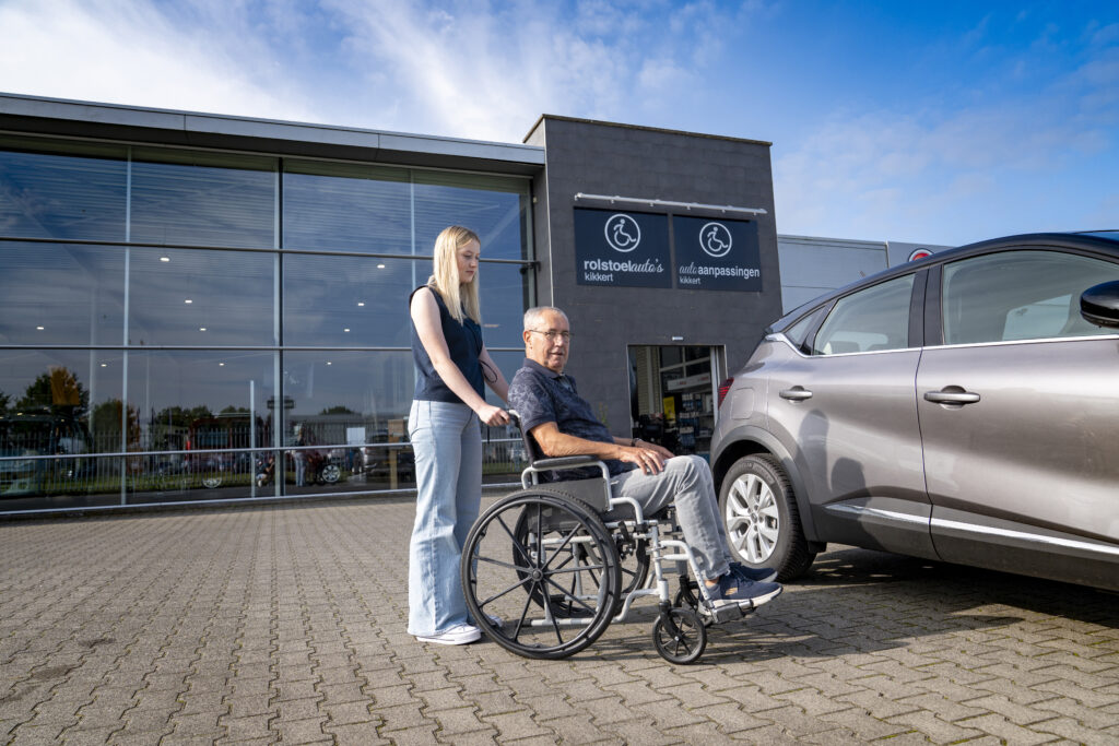 dame met man in rolstoel